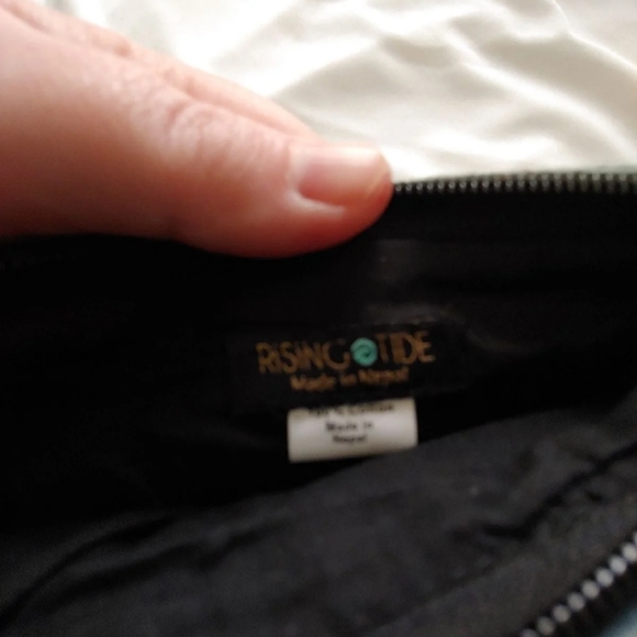 Rising Tide Makeup/Accessories Bag - Picture 2 of 4